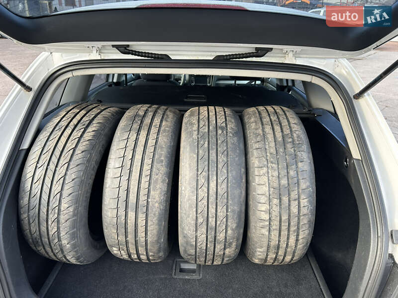 Універсал Volkswagen Golf 2010 в Чернігові