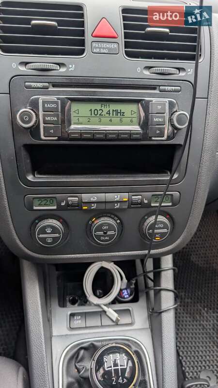 Хэтчбек Volkswagen Golf 2008 в Черкассах