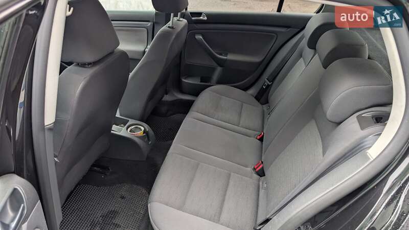 Хэтчбек Volkswagen Golf 2008 в Черкассах