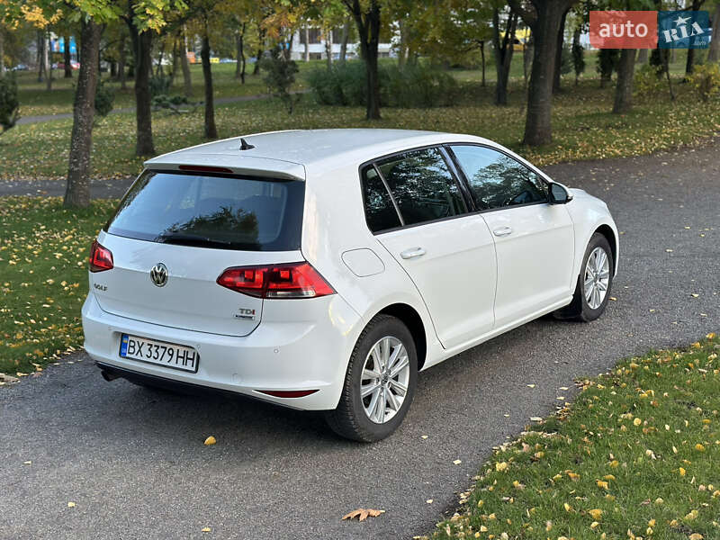 Хэтчбек Volkswagen Golf 2015 в Хмельницком