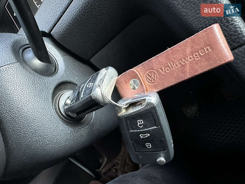 Хэтчбек Volkswagen Golf 2015 в Хмельницком