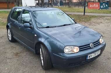 Хэтчбек Volkswagen Golf 2002 в Буче