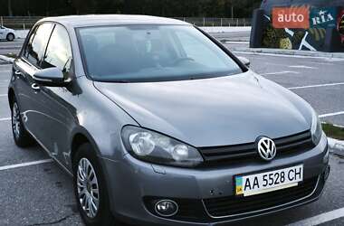 Хетчбек Volkswagen Golf 2010 в Києві