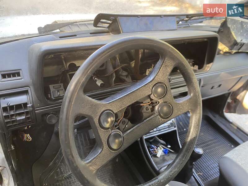 Хэтчбек Volkswagen Golf 1982 в Одессе