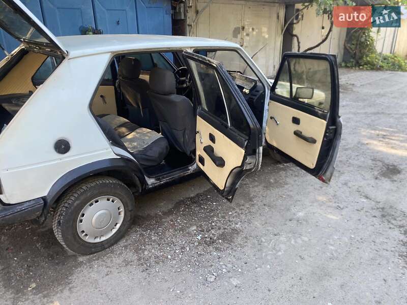 Хэтчбек Volkswagen Golf 1982 в Одессе
