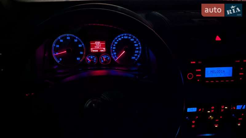 Хэтчбек Volkswagen Golf 2008 в Черкассах