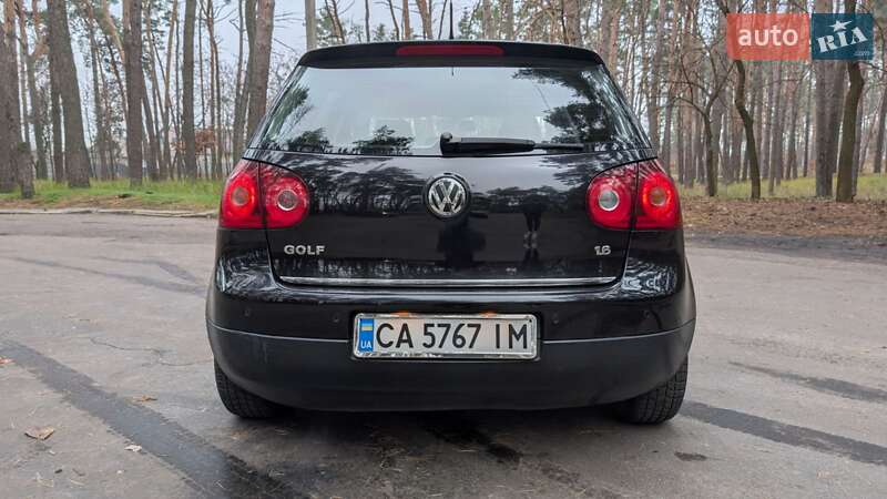 Хэтчбек Volkswagen Golf 2008 в Черкассах