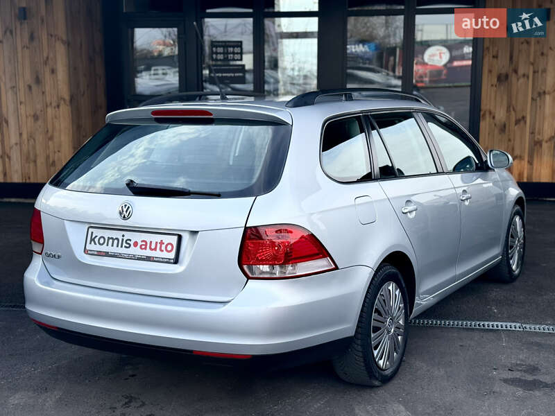 Універсал Volkswagen Golf 2009 в Вінниці