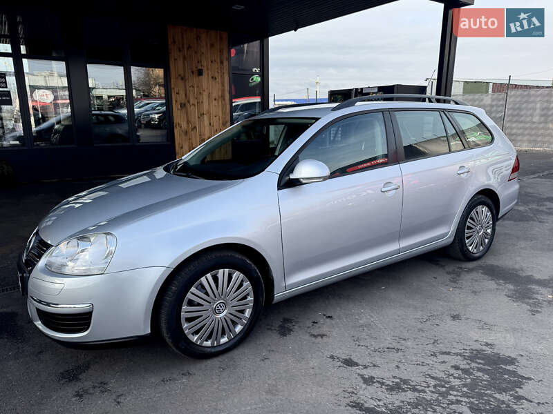 Універсал Volkswagen Golf 2009 в Вінниці