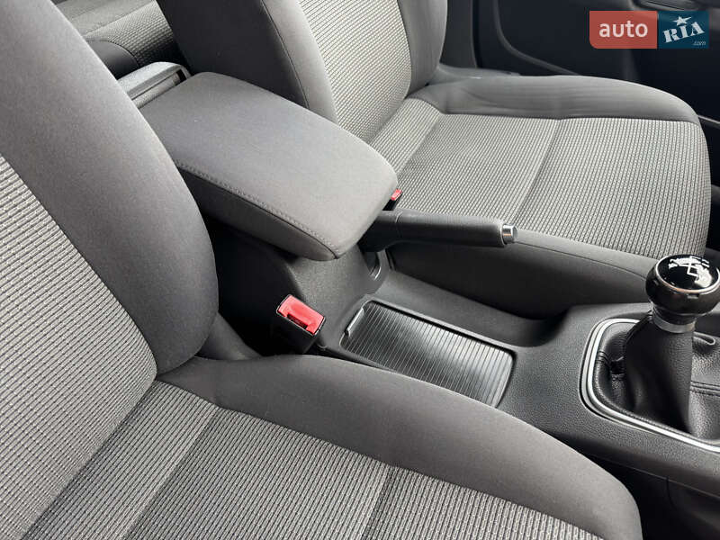 Універсал Volkswagen Golf 2009 в Вінниці