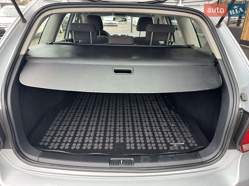 Універсал Volkswagen Golf 2009 в Вінниці