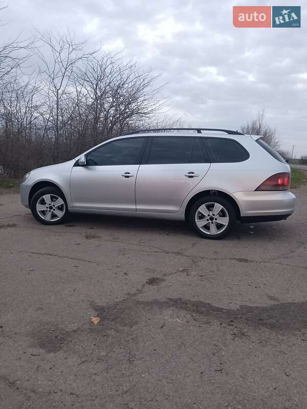 Універсал Volkswagen Golf 2011 в Вознесенську