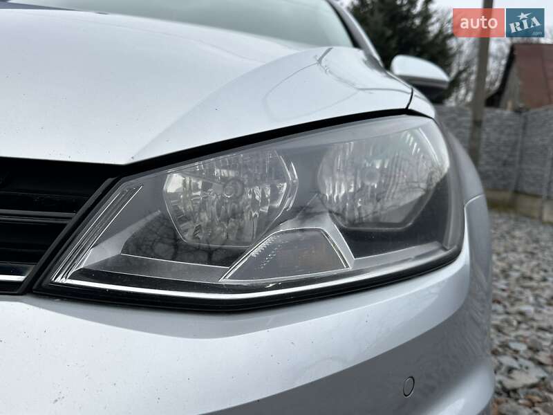 Универсал Volkswagen Golf 2015 в Ровно