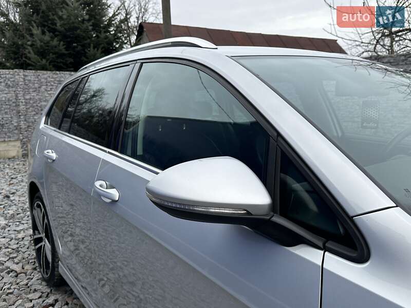 Универсал Volkswagen Golf 2015 в Ровно