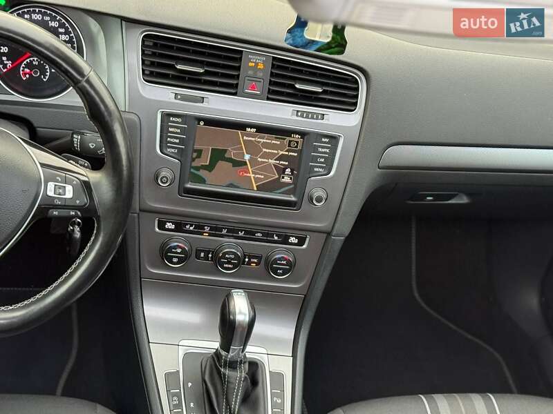 Универсал Volkswagen Golf 2016 в Дрогобыче фото 48 Универсал Volkswagen Golf 2016 в Дрогобыче