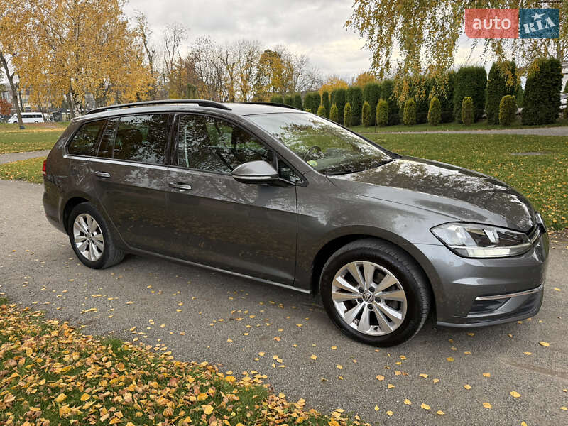 Універсал Volkswagen Golf 2018 в Хмельницькому