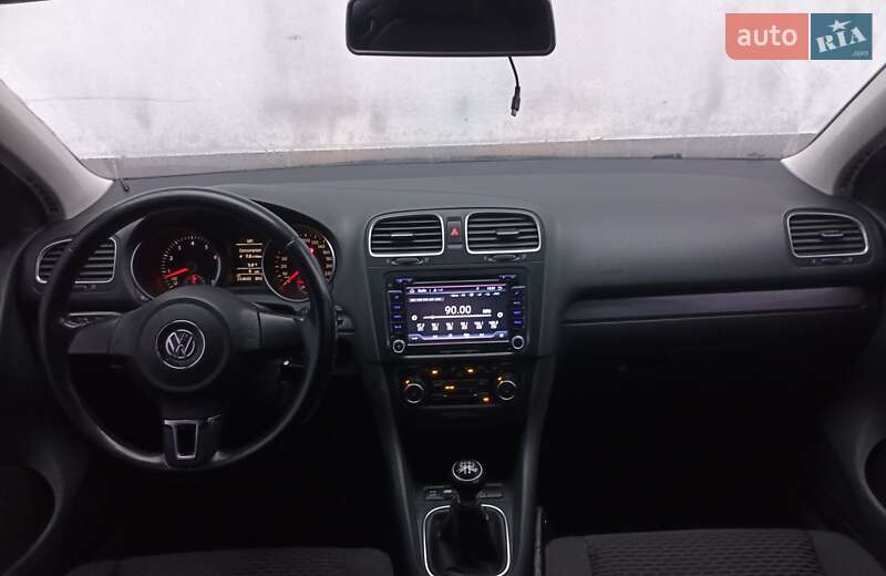 Хетчбек Volkswagen Golf 2009 в Києві