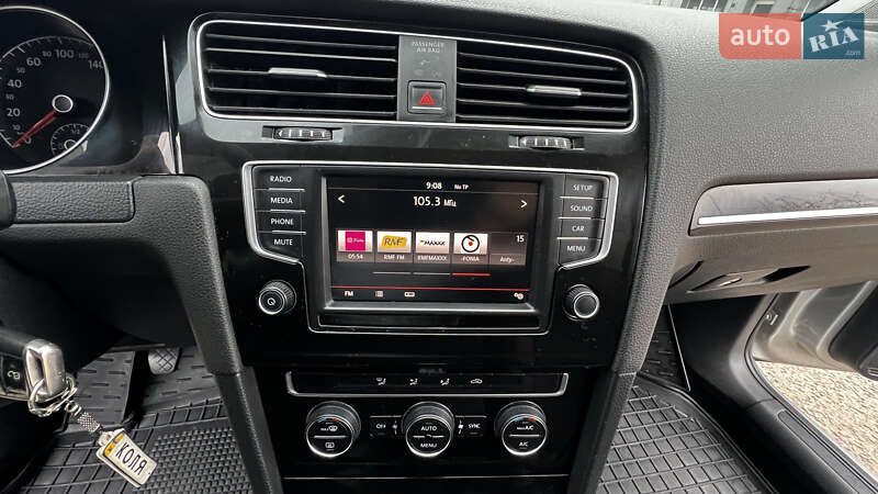 Універсал Volkswagen Golf 2016 в Кам'янець-Подільському