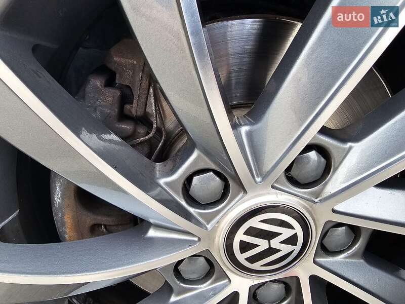 Универсал Volkswagen Golf 2012 в Ивано-Франковске