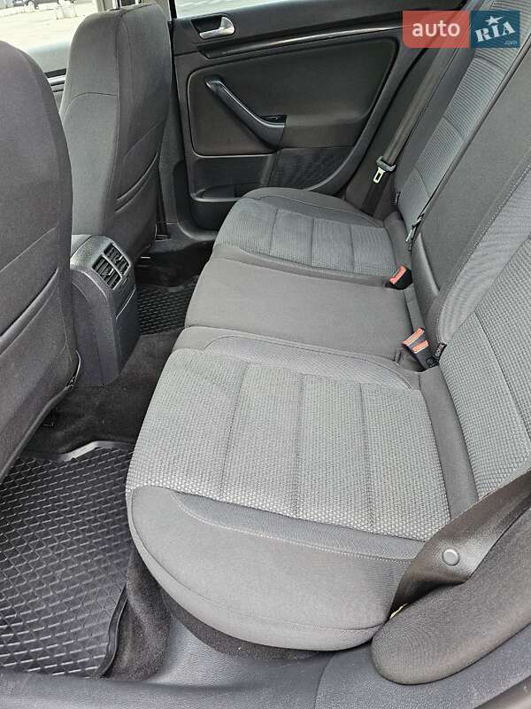 Универсал Volkswagen Golf 2012 в Ивано-Франковске