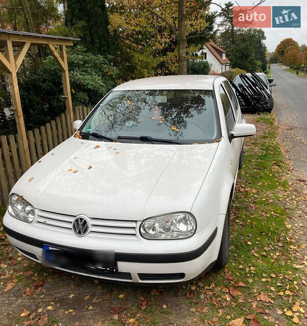 Хэтчбек Volkswagen Golf 2001 в Луцке