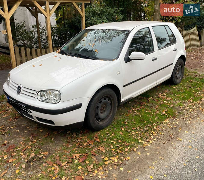 Хэтчбек Volkswagen Golf 2001 в Луцке
