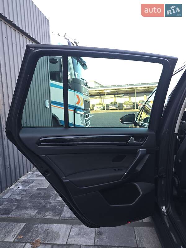 Хэтчбек Volkswagen Golf 2020 в Луцке фото 29 Хэтчбек Volkswagen Golf 2020 в Луцке