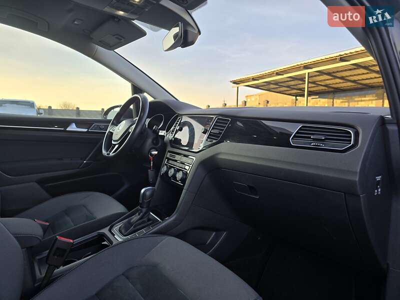 Хэтчбек Volkswagen Golf 2020 в Луцке фото 15 Хэтчбек Volkswagen Golf 2020 в Луцке