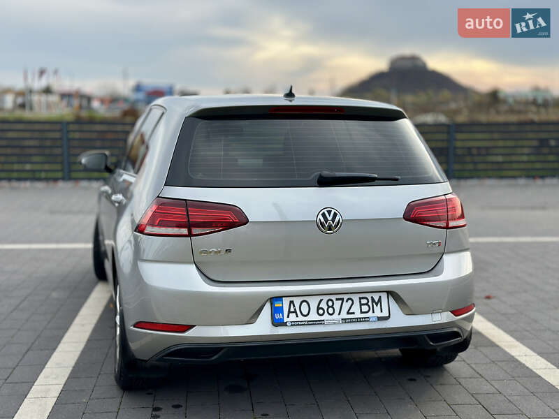 Хэтчбек Volkswagen Golf 2017 в Мукачево