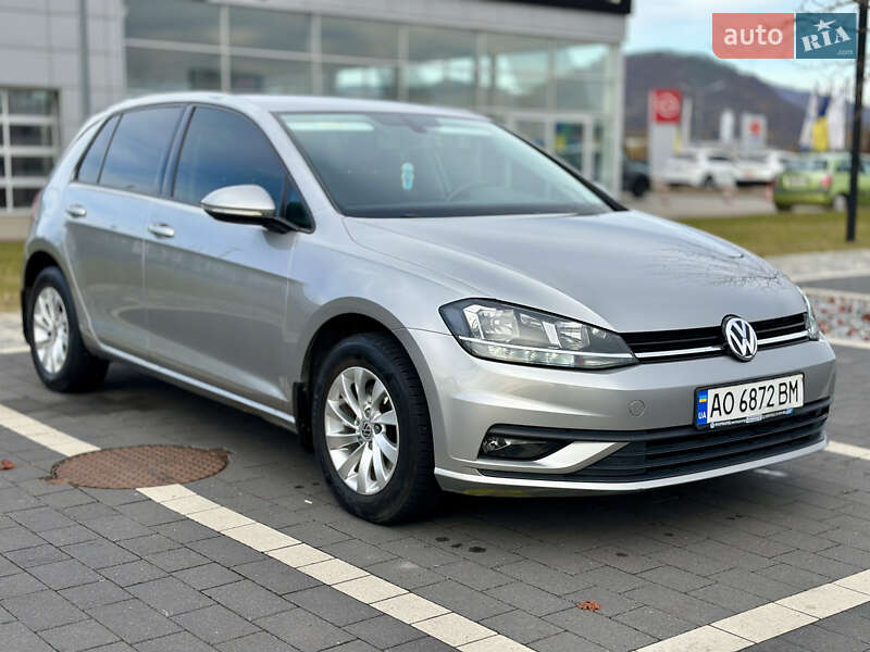 Хэтчбек Volkswagen Golf 2017 в Мукачево
