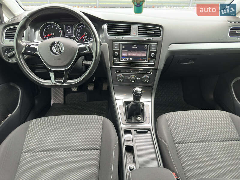 Хэтчбек Volkswagen Golf 2017 в Мукачево