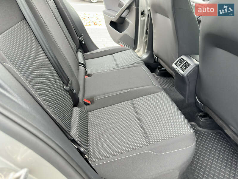 Хэтчбек Volkswagen Golf 2017 в Мукачево