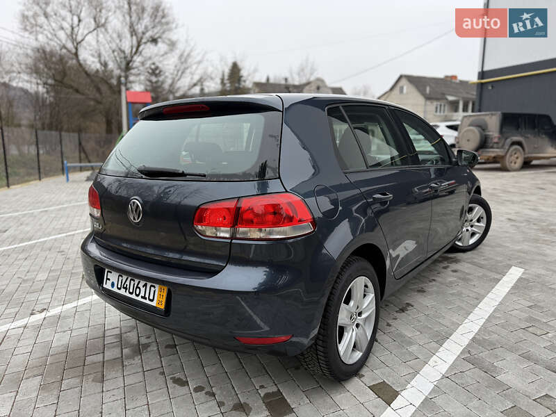 Хэтчбек Volkswagen Golf 2010 в Кременце