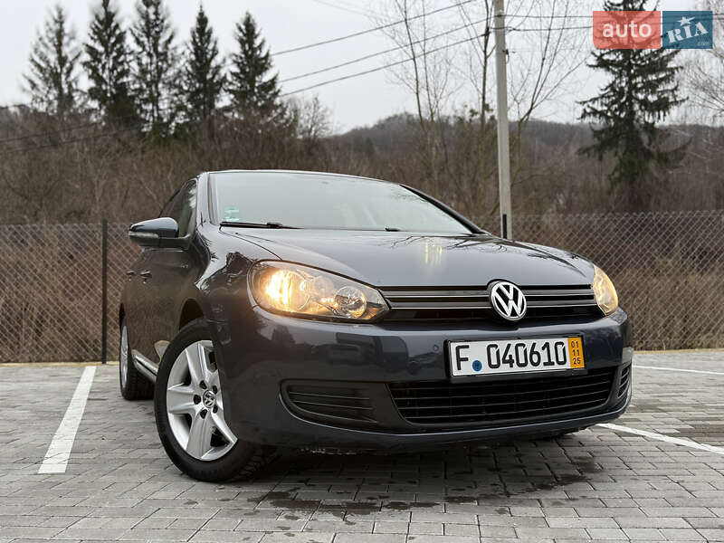 Хэтчбек Volkswagen Golf 2010 в Кременце