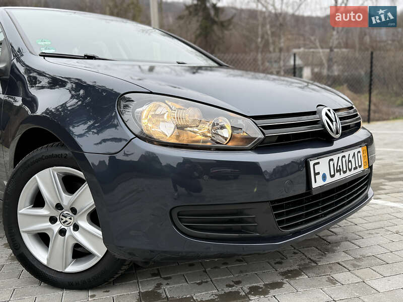 Хэтчбек Volkswagen Golf 2010 в Кременце
