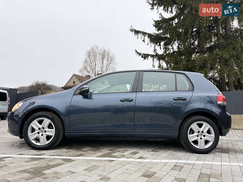 Хэтчбек Volkswagen Golf 2010 в Кременце