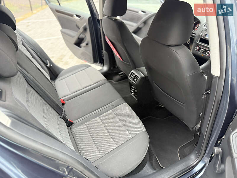 Хэтчбек Volkswagen Golf 2010 в Кременце