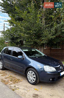 Хетчбек Volkswagen Golf 2005 в Ромнах