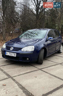 Хэтчбек Volkswagen Golf 2004 в Киеве