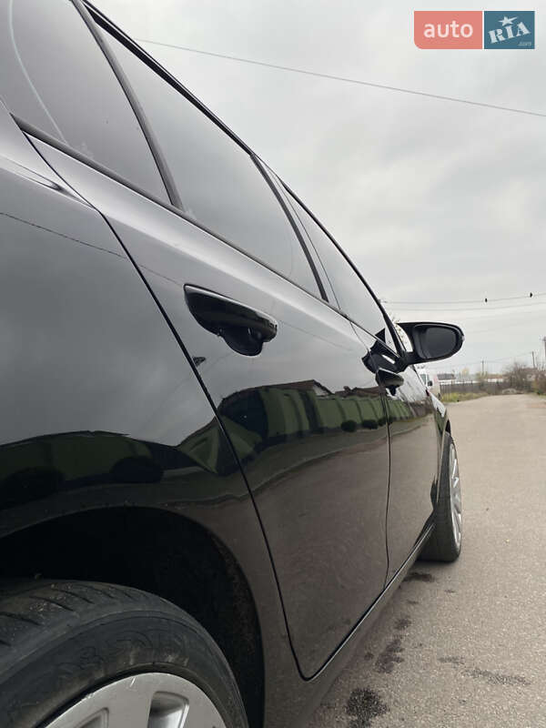 Хэтчбек Volkswagen Golf 2009 в Житомире