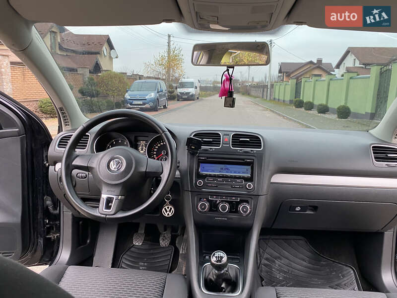 Хэтчбек Volkswagen Golf 2009 в Житомире