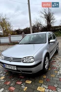 Хетчбек Volkswagen Golf 2001 в Борщеві