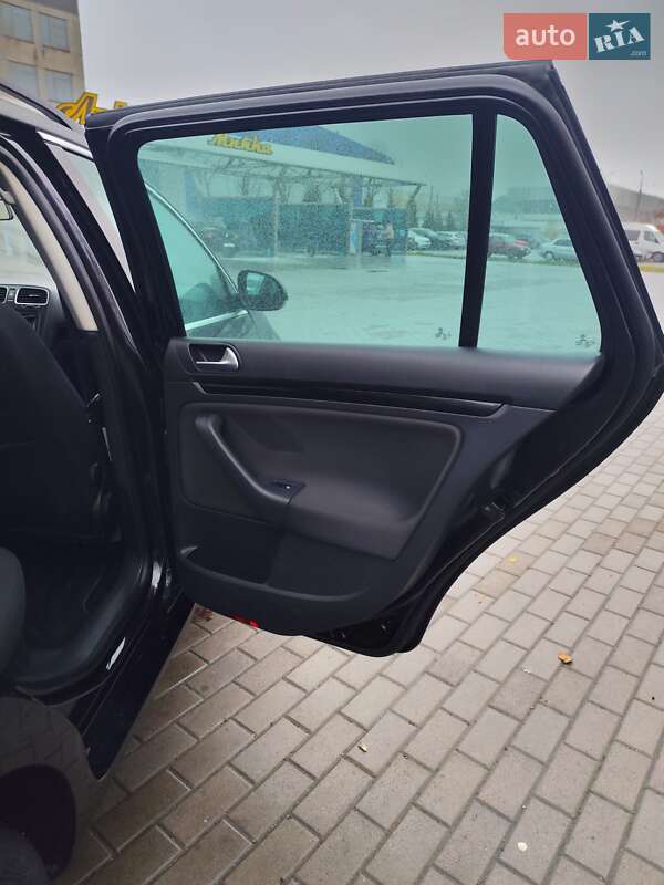 Универсал Volkswagen Golf 2010 в Белой Церкви