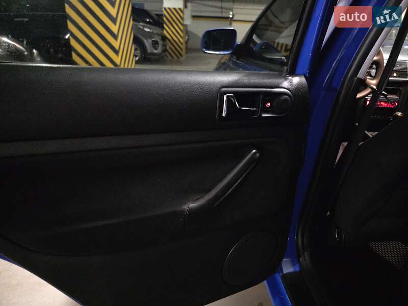 Хэтчбек Volkswagen Golf 1998 в Одессе