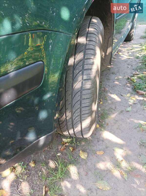 Хэтчбек Volkswagen Golf 2000 в Конотопе