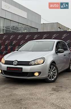 Хэтчбек Volkswagen Golf 2009 в Сумах