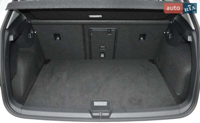 Хетчбек Volkswagen Golf 2022 в Одесі