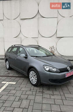 Универсал Volkswagen Golf 2010 в Луцке