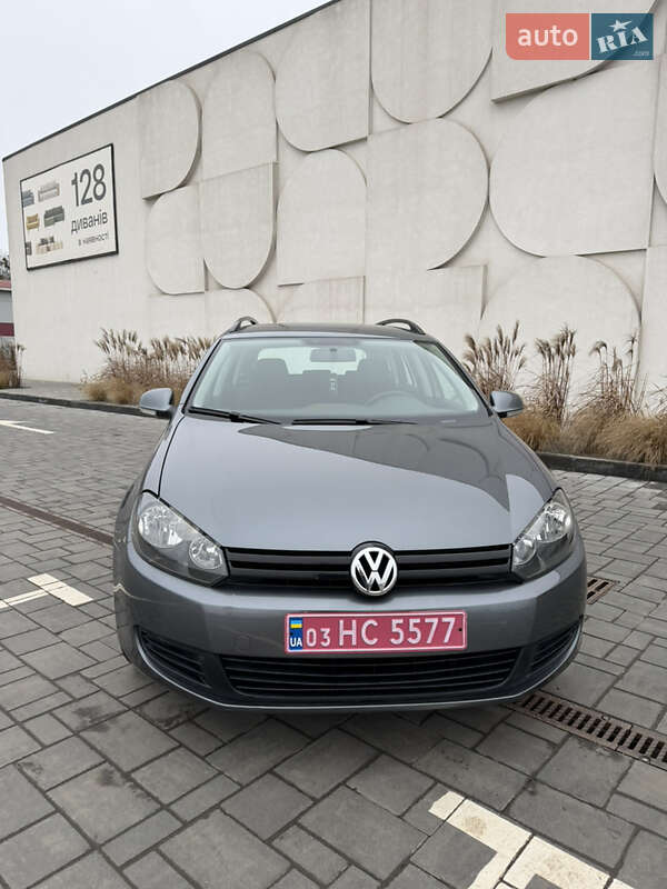 Универсал Volkswagen Golf 2010 в Луцке
