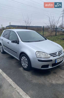 Хэтчбек Volkswagen Golf 2005 в Киеве